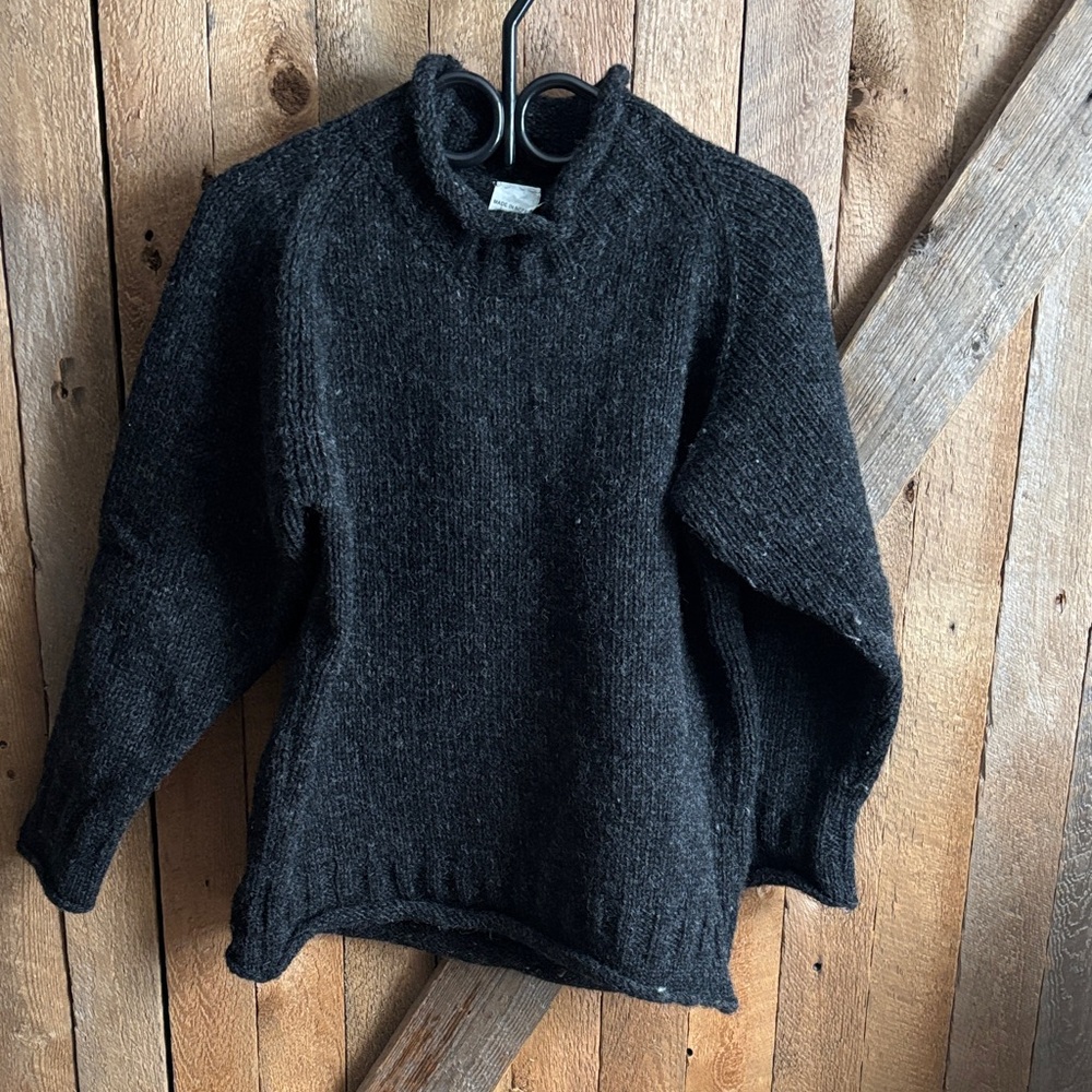 Hand Knit Wool Sweater size Small (unisex)